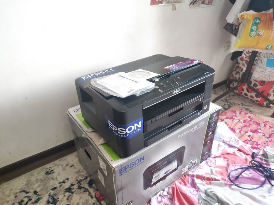 Epson 7015 idealni A-3 A-3+ va A 4 ham chiqaradi dyuzi 100 % yangidek