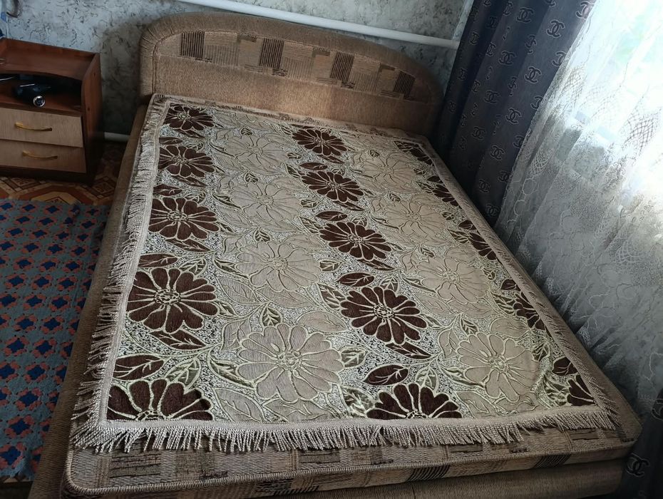 Продам кровать двухспальную