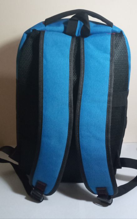 Школьный рюкзак  .