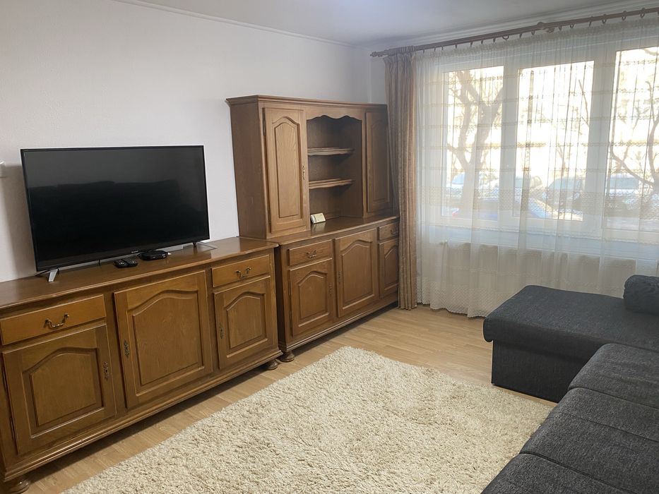Inchiriez apartament  2,5 camere Tractorul cu 2 locuri de parcare