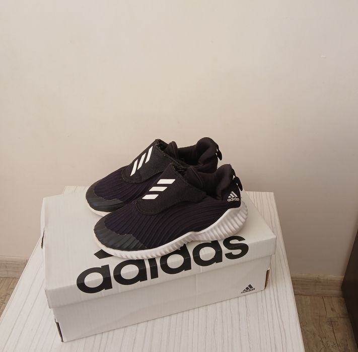 Маратонки adidas 26 1/2 номер