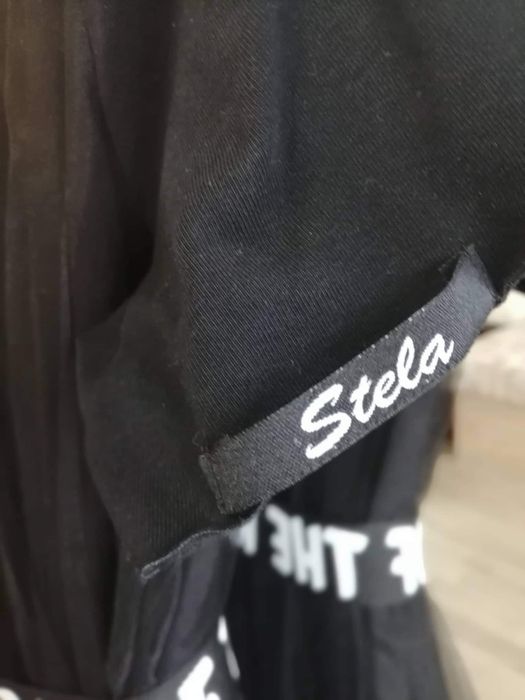 Две рокли от 7г до 9г и за големи