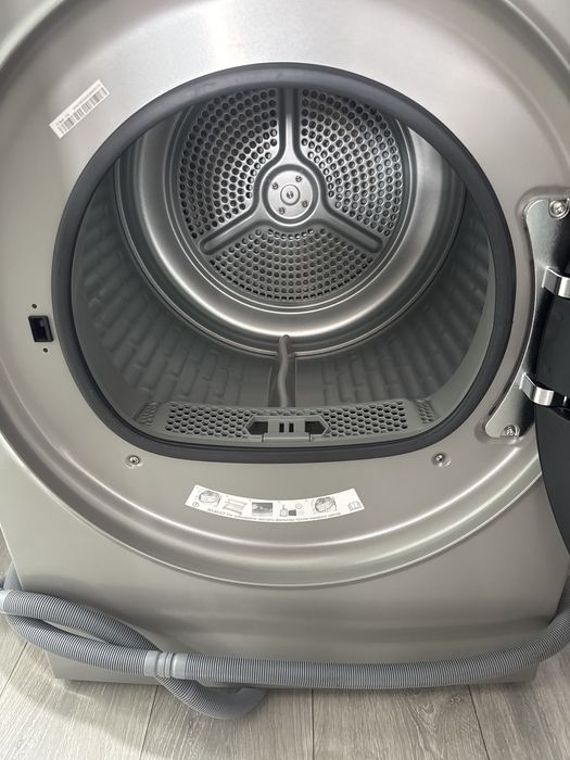 Продам сушильтную машинку Haier