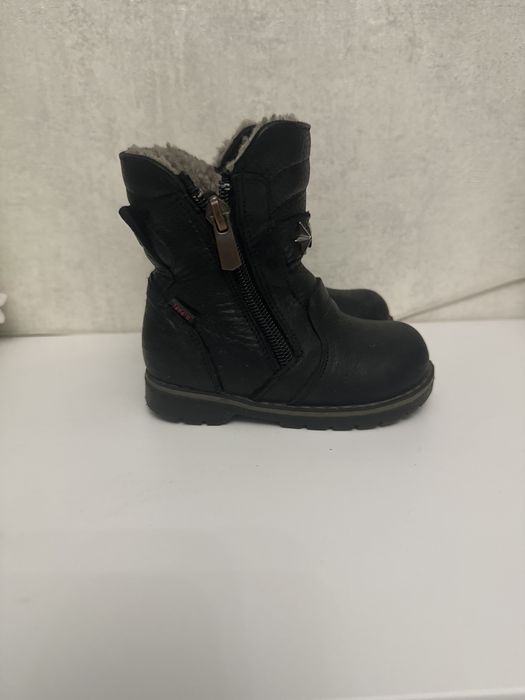 Продам ботинки