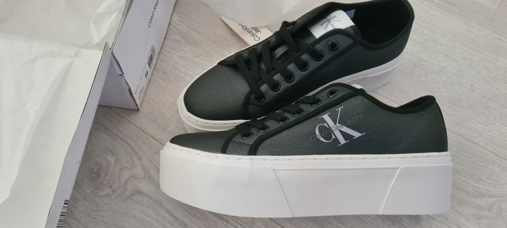 Teniși Calvin klein  mărimea 38