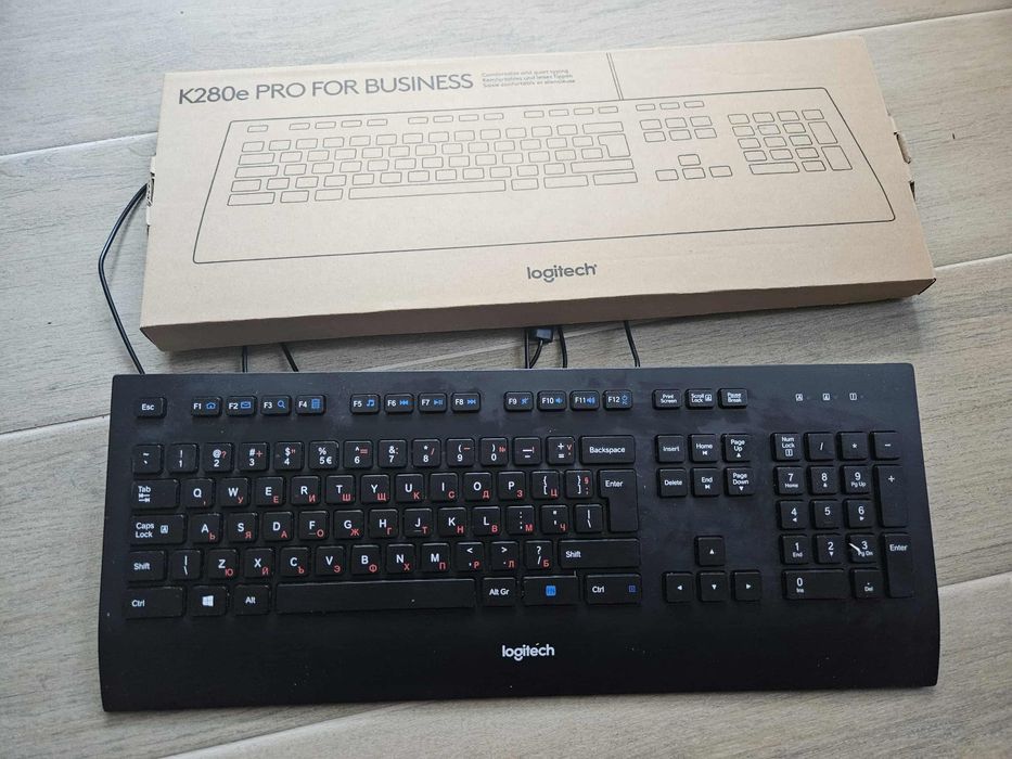 Клавиатура Logitech кабелна