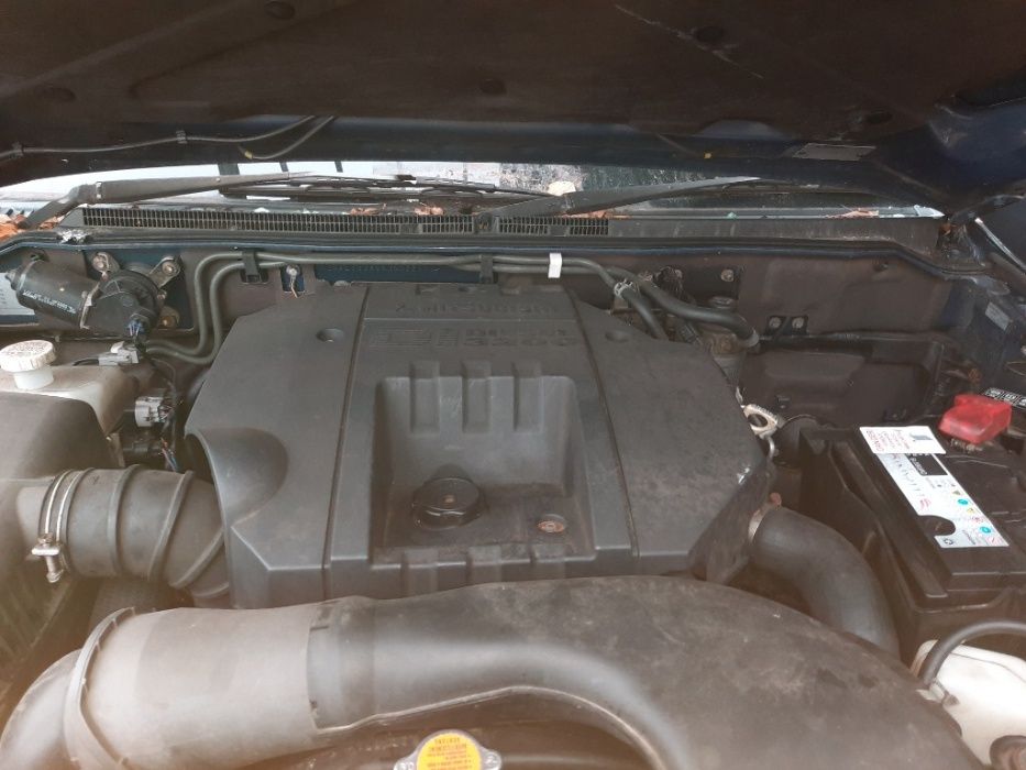 Dezmembram Mitsubishi Pajero III 3.2 Cdi An 2006 Cod motor 4M41