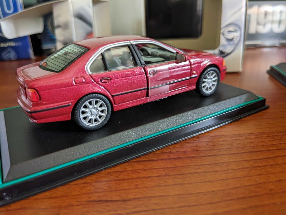 Модели BMW e39 и e46 в масштабе 1:43
