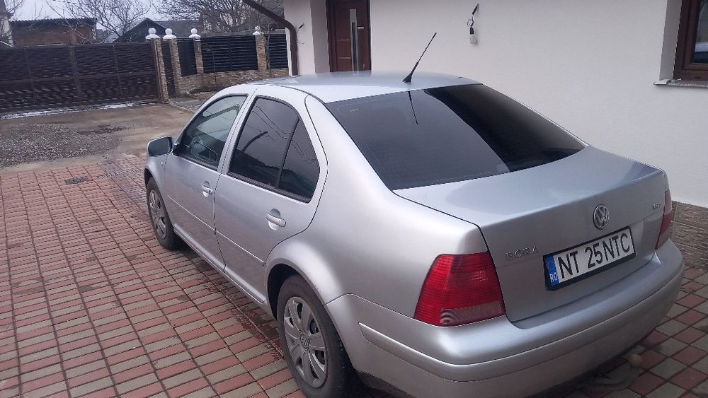 Vand  VW BORA 2004
