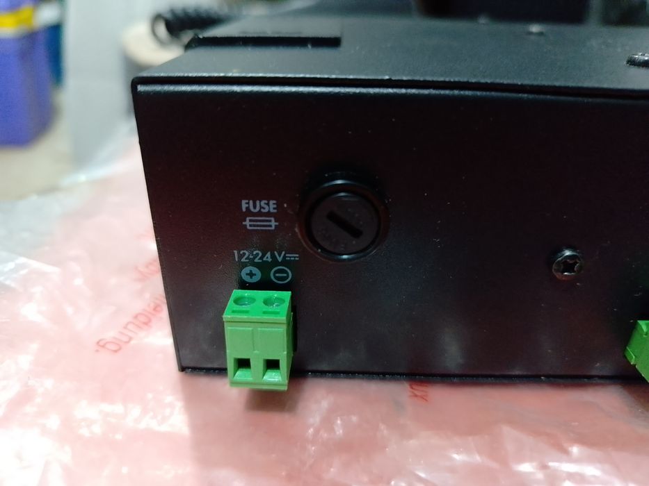 Monacor PA-302  12-24 V statie auto