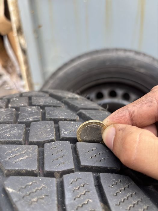 Гуми с джанти Зимни.