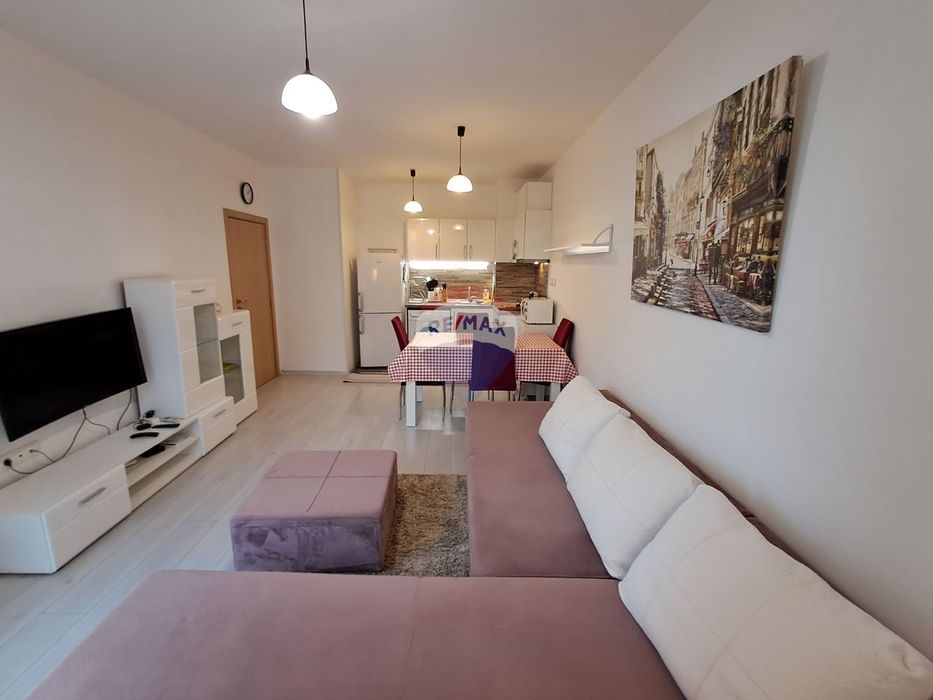 Дава се под наем Двустаен апартамент в Варна, Бриз - 60 кв.м за 548.25 € - Снимка #1