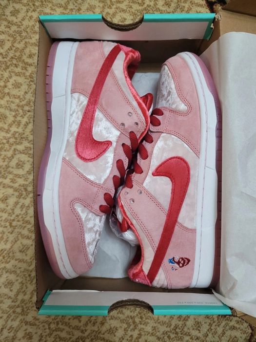 Nike SB Strange Love