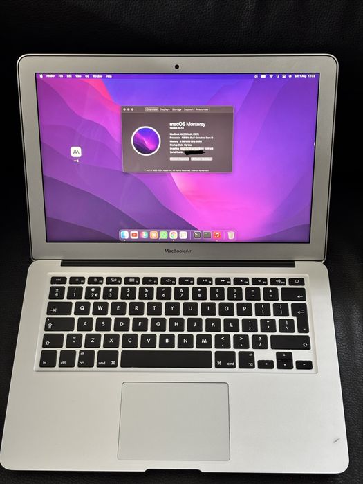 MacBook Air 13” 2017 – i5 / 8GB RAM / 128GB SSD + Încărcător