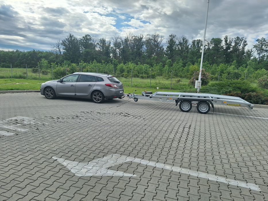 Inchiriez/inchiriere/remorca platforma/trailer auto 2000 kg