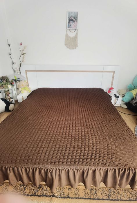 Бяла спалня, нощни шкафчета