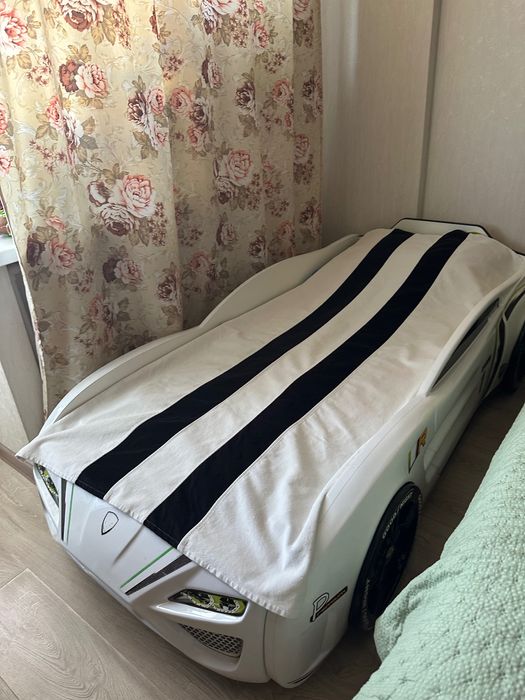 Продам детскую кровать авто