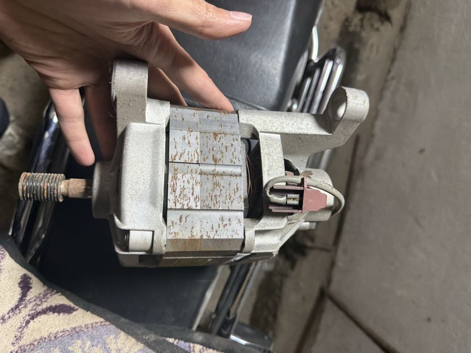 Продам Мотор от стиральной машины