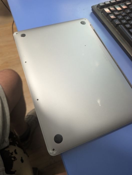 MacBook Pro 13" 2017 (Работещо дъно / Проблем LCD) - Идеален за настолен Mac Mini или части