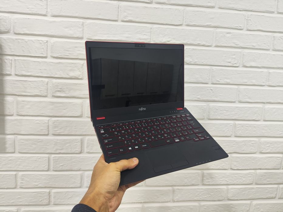 Сенсорный Fujitsu Lifebook Product Red