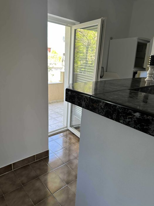 Дава се под наем Етаж от къща в Враца, Квартал 103 - 100 кв.м за 382.5 € - Снимка #3