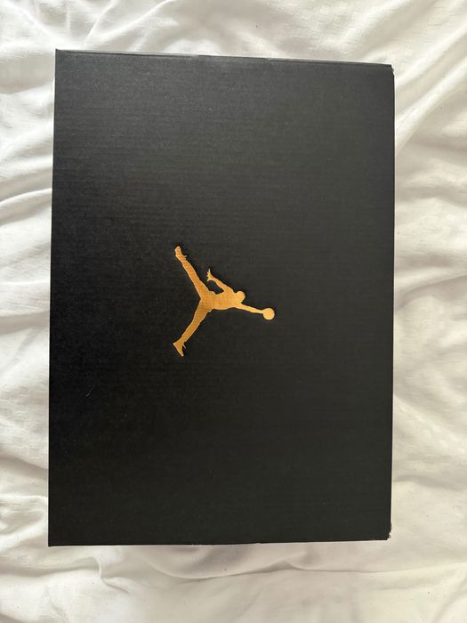 Дамски маратонки AIR JORDAN 4 RM