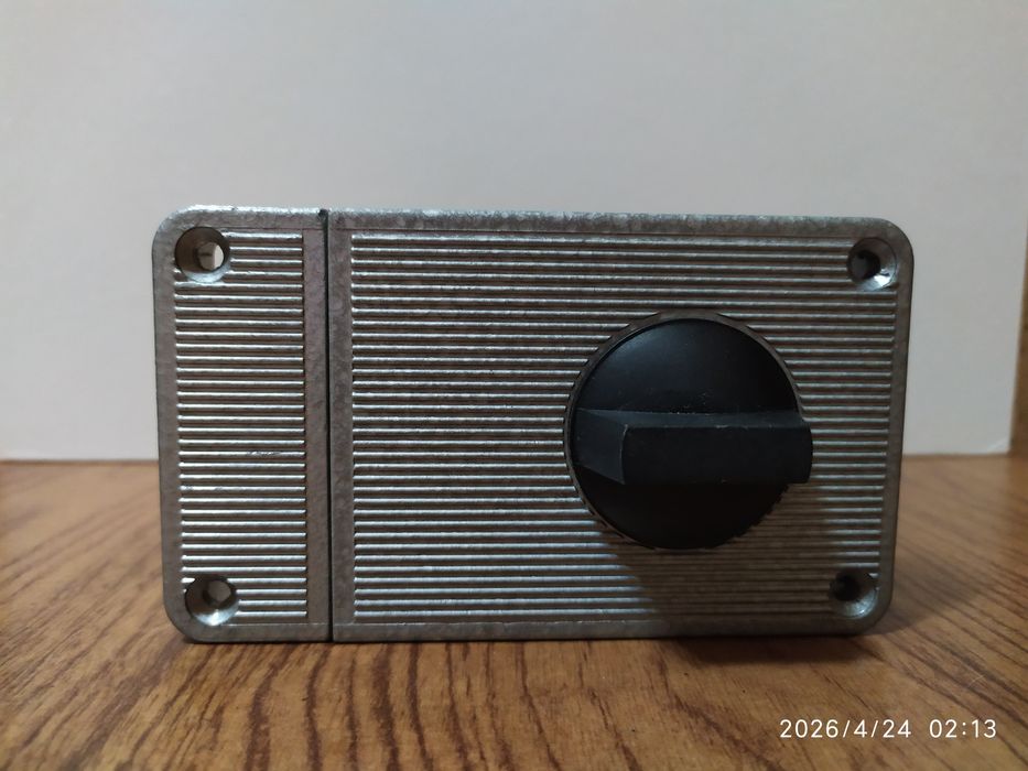 Замок накладной цилиндровый новый