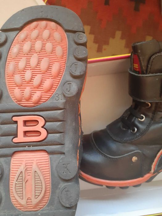 Продам сапожки для мальчика