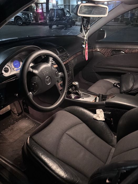 Продава се мерцедес Е200