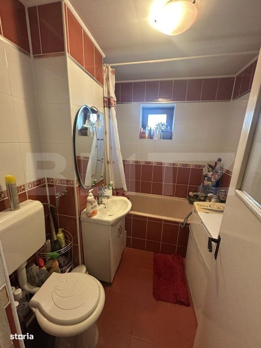 Apartament de vanzare, cu 3 camere, 57 mp, zona Micro 17