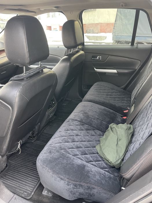 Машина Ford Edge 2013