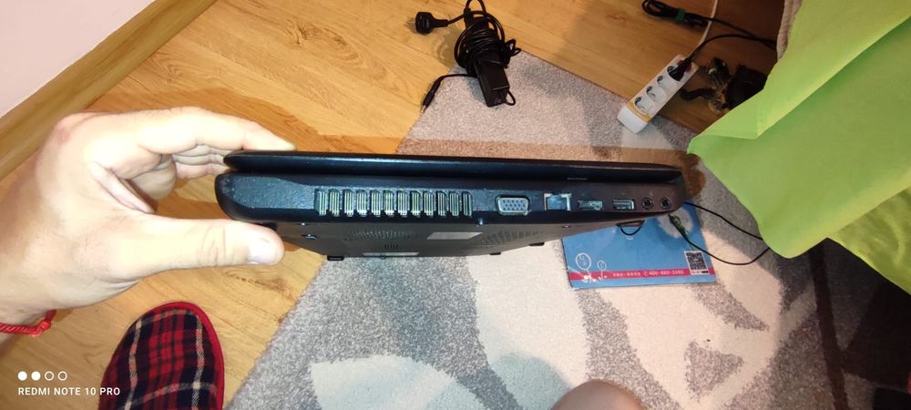Vând leptop Toshiba satellite C660-2QW