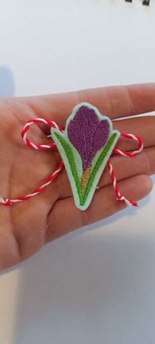 Мартеници -брошка