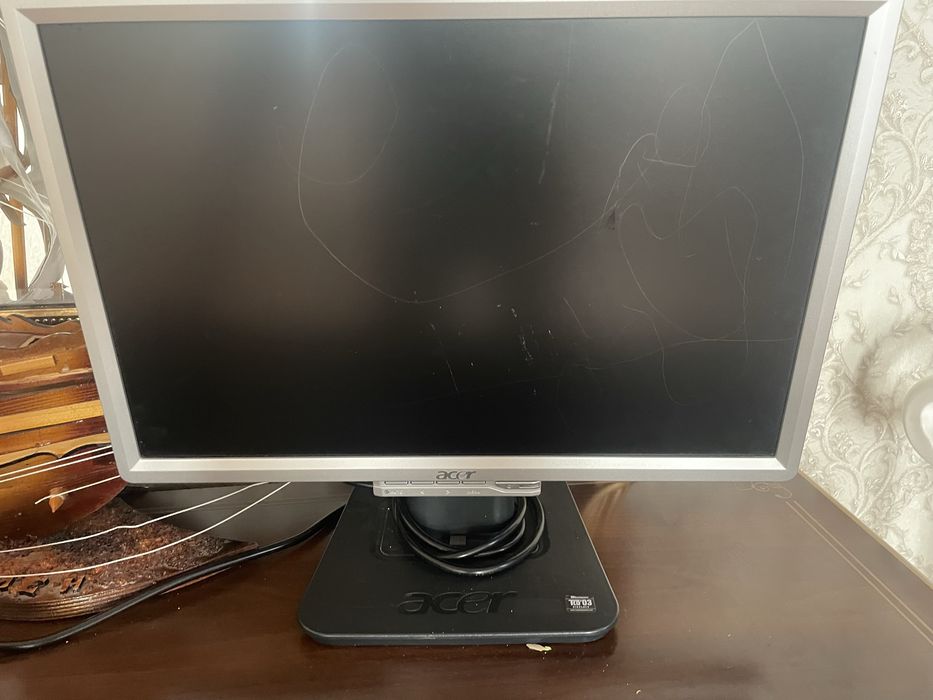 Монитор acer.