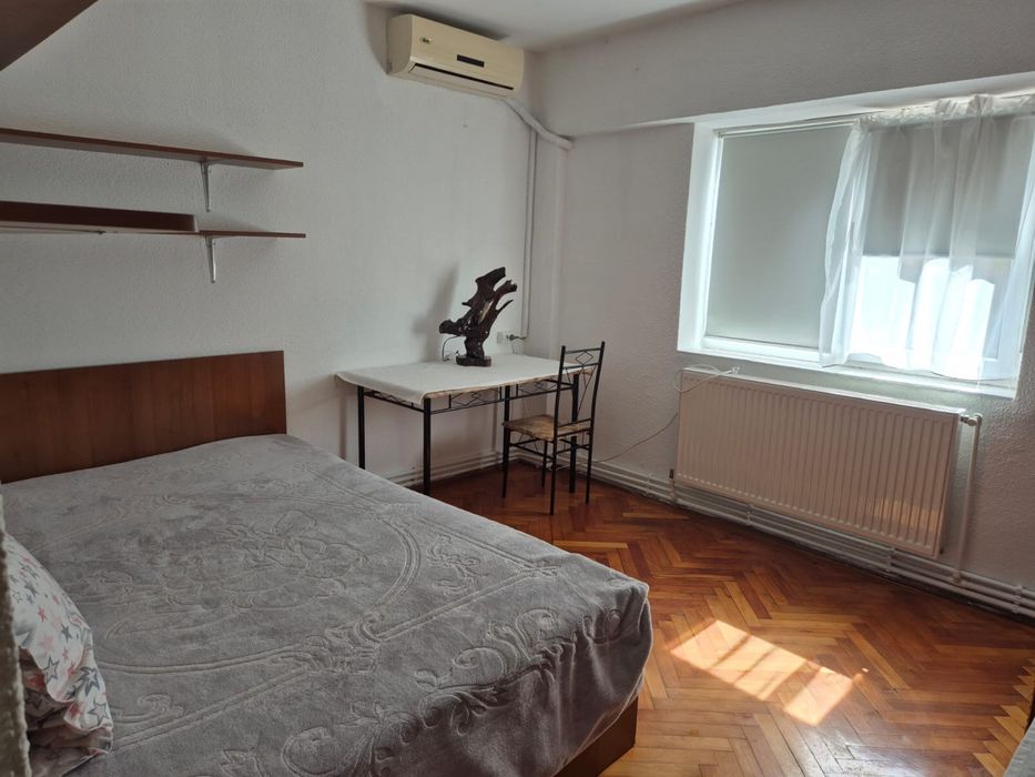 Inchiriez apartament cu 2 camere transfarmat in 3 camere