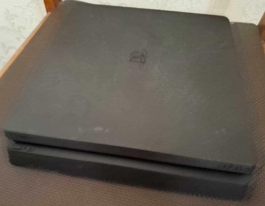 Приставка Sony Playstation 4 PS4 Slim