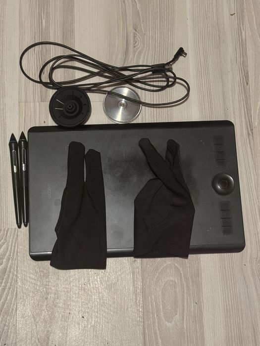 Wacom Intuos Pro M - tableta grafica (PTH-660)