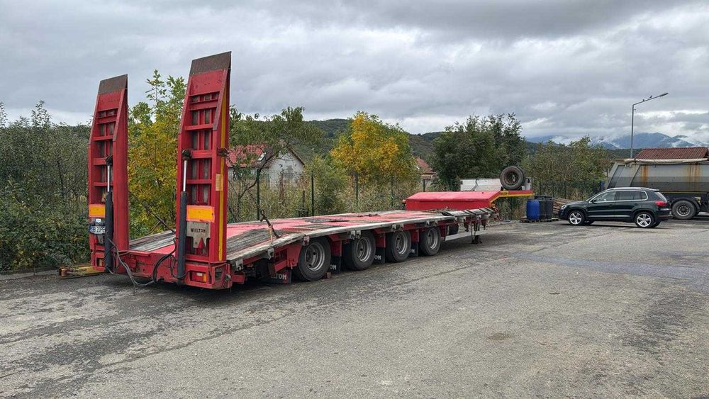 Trailer Wielton 4 axe, 2013, 1 axa liftanta, 1 axa viratoare