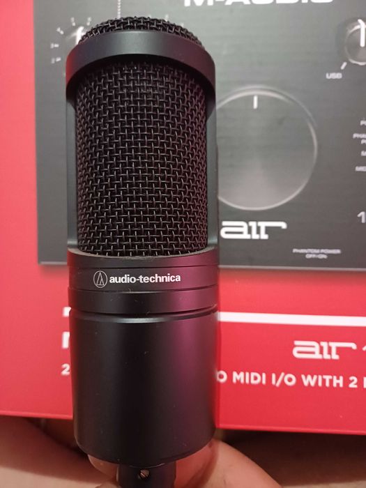 Microfon pentru studio,placa de sunet