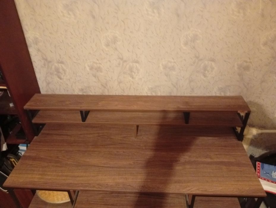 Компьютерный стол Aiko