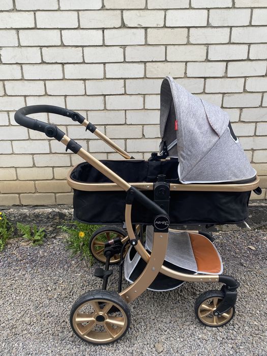 Детская коляска.