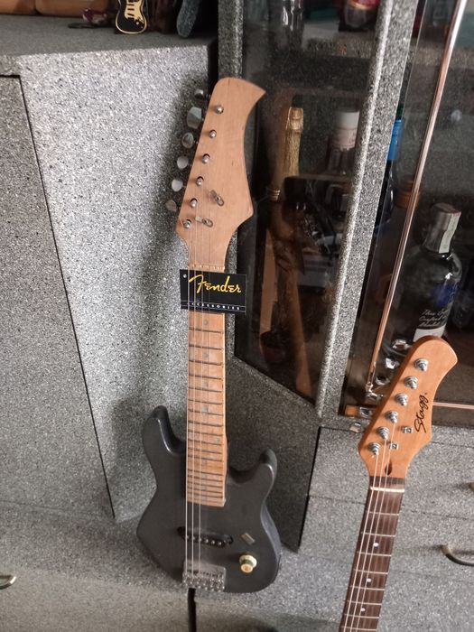 Продавам китари,акустични и електрически.Аксесоари и кубета.