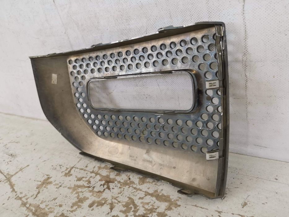 Ляв проекторен радиаторен грил / Lqv proektoren radiatoren gril Land R