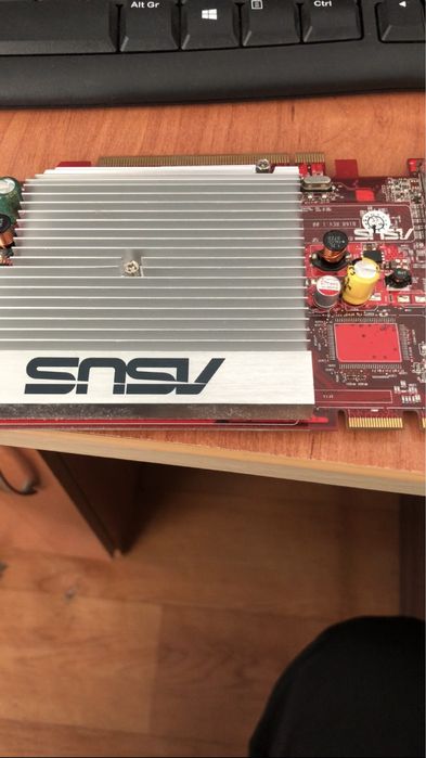 Обменяю Видеокарты на одну gtx1050