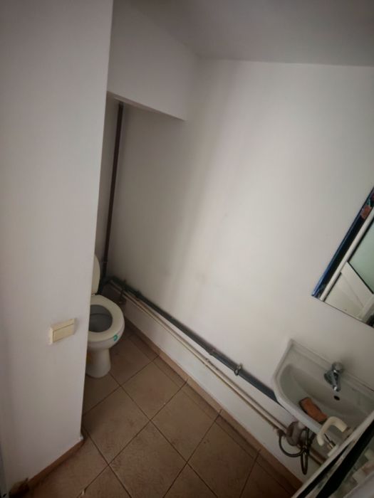 Spațiu de închiriat /( sau de vânzare)piața centrală RM Vâlcea