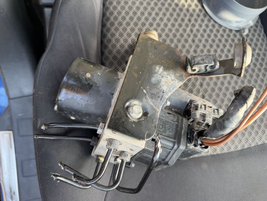 ABS помпа модул Skoda Fabia