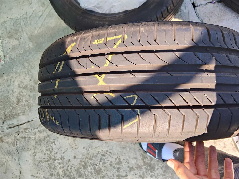 Se vând 4 cauciucuri 2 la 17 pe 225 continental nou nouțe și 2 la 18 tot noi nouțe
