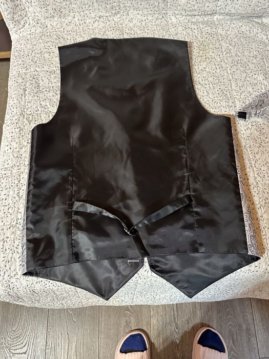 Veste petreceri  cu cravata si batista ,negru argintiu!100setul