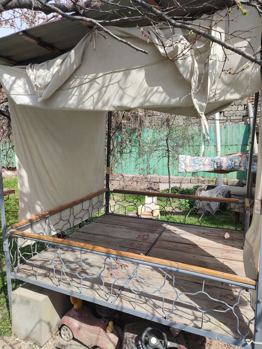 Продаётся топчан