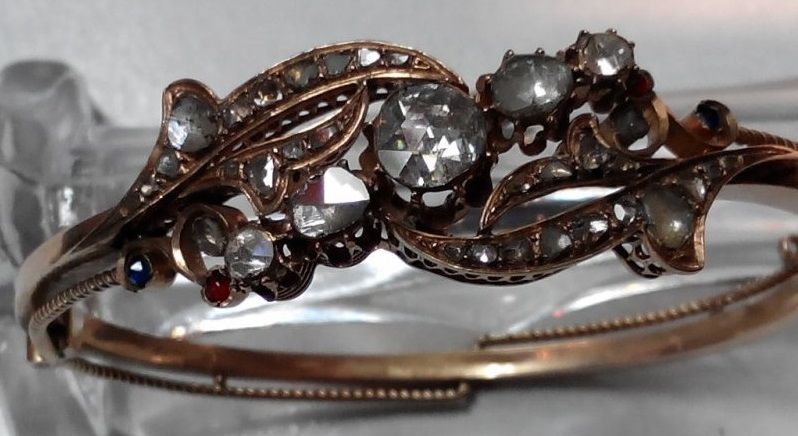 Старинна златна гривна с диаманти